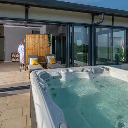 Aparthotel Punta Blu - Pool & Spa Премантура Экстерьер фото